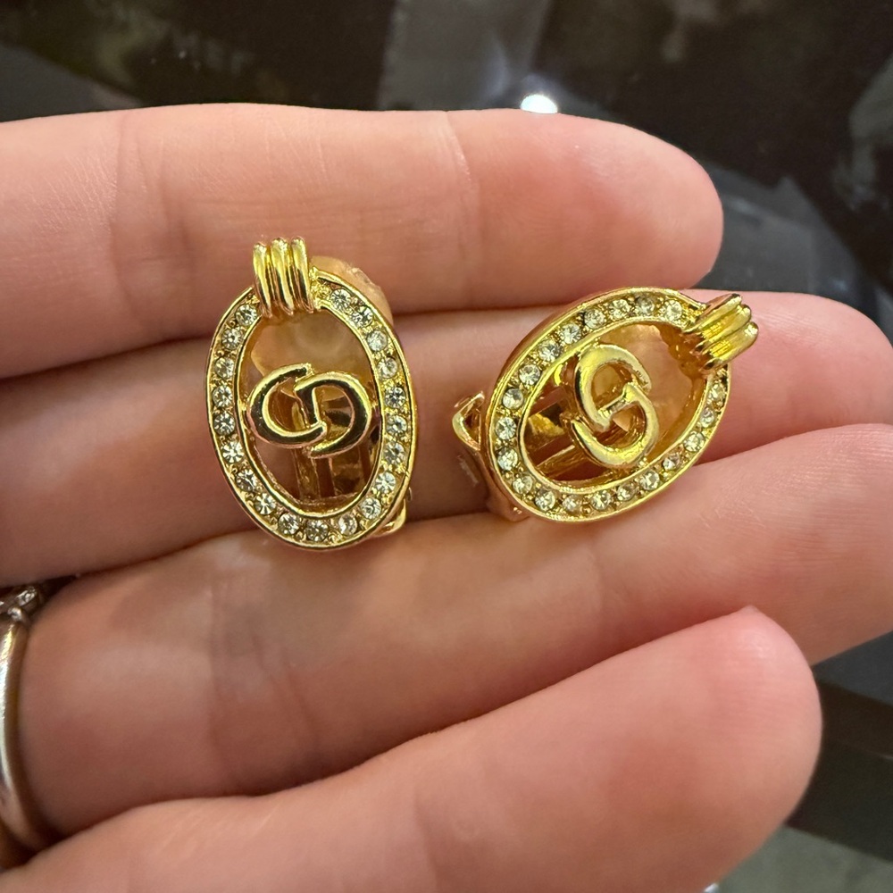 LOT 2192 18K gold plated Christian Dior vintage clip on earrings - Picture 7 of 9